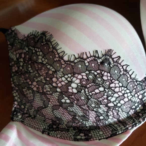 Victoria Secret Very Sexy Bra - Picture 3 of 5